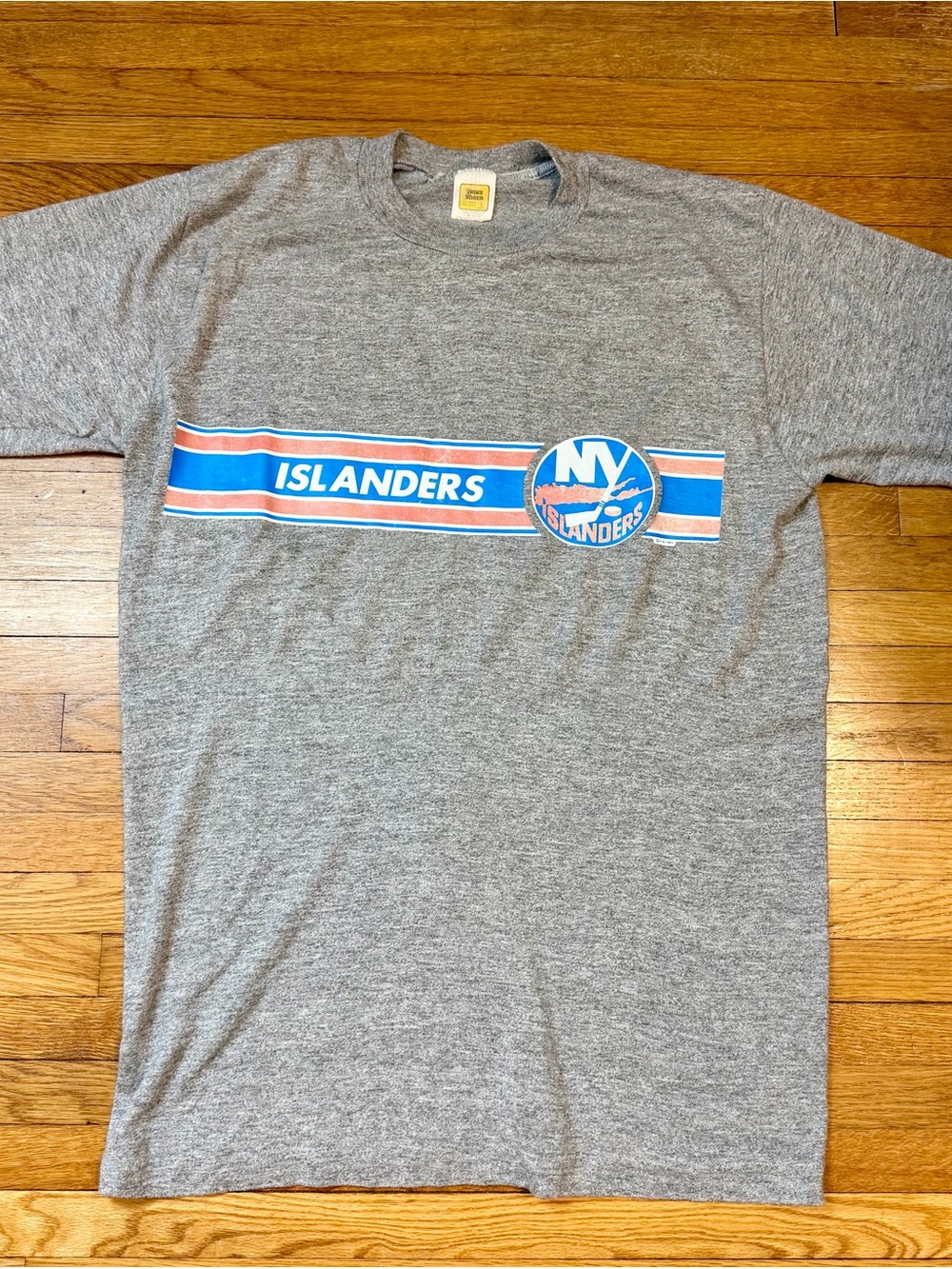 Vintage 1982 Gray New York Islanders NHL Hockey Graphic T-Shirt, Men’s Size L
